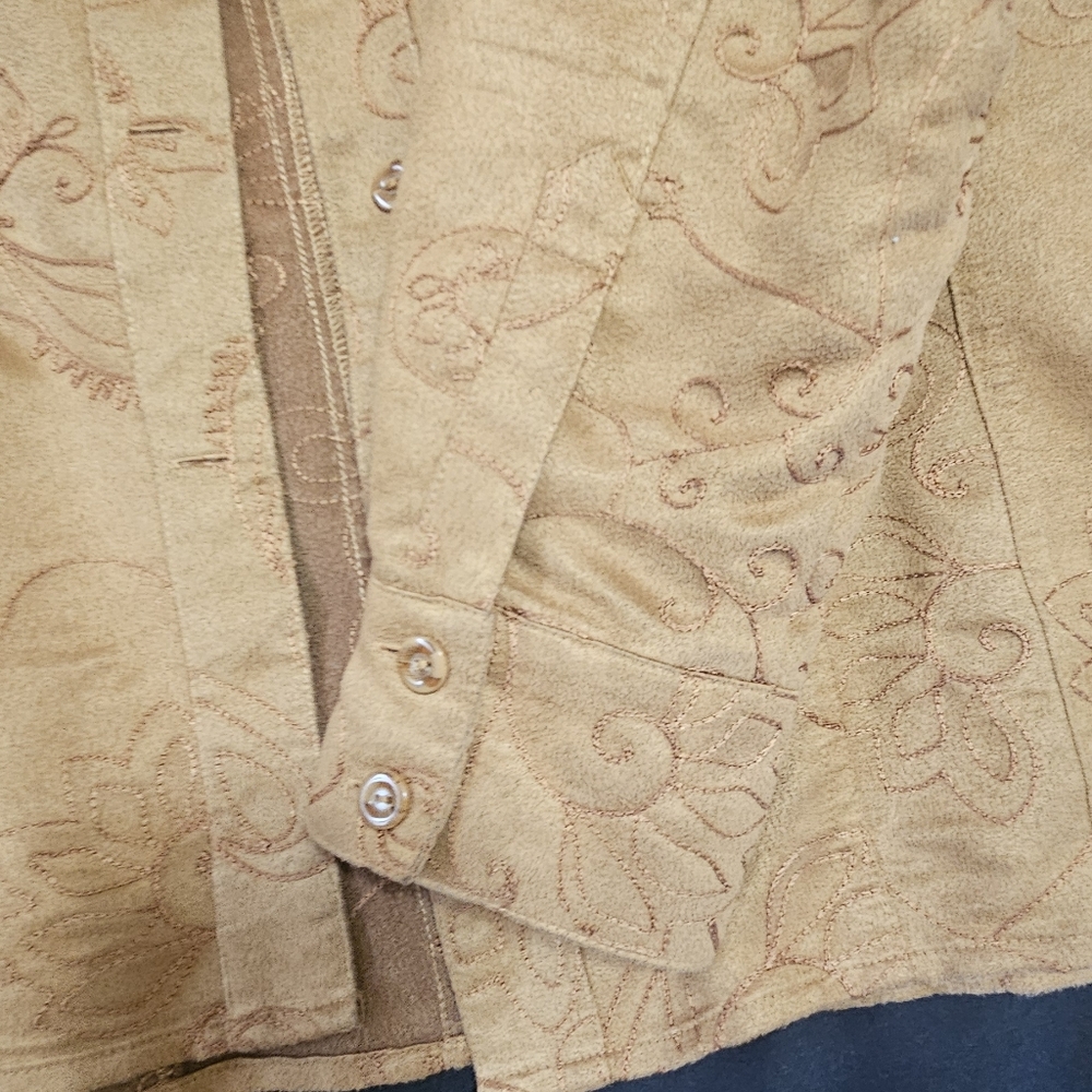 Smooth Button Shirt - Picture 2 of 6